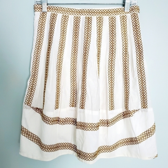NEW BCBGMaxAzria White Embroidered Skirt - Picture 2 of 5